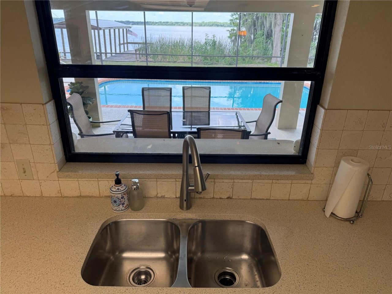 4232 County Road 400, Lake Panasoffkee, FL 33538 Photo