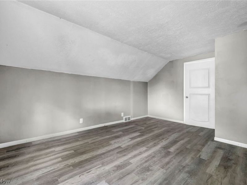 1574 East Avenue, Akron, OH 44314 Photo 18
