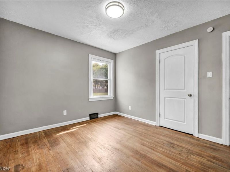 1574 East Avenue, Akron, OH 44314 Photo 24