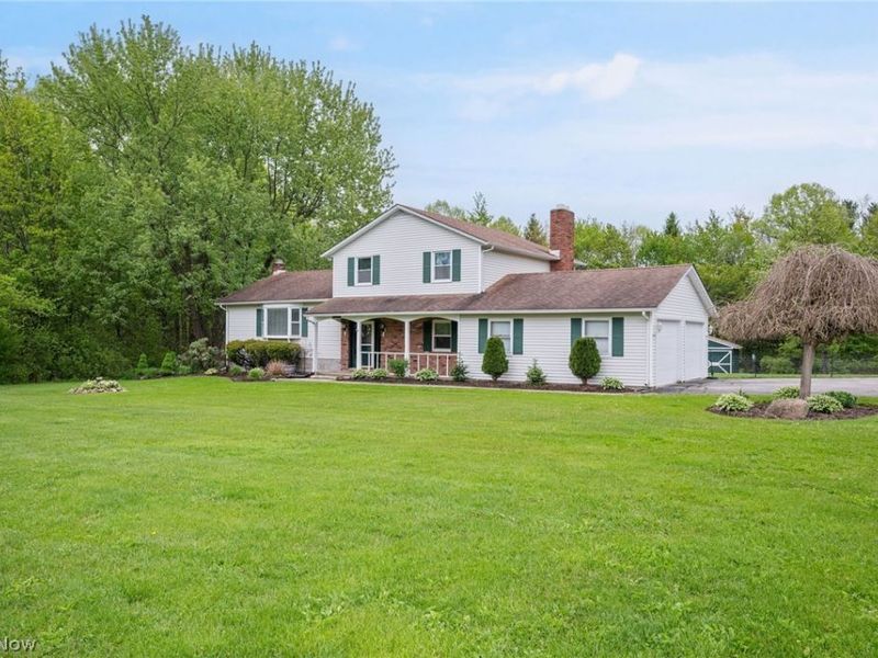 10471 Meadowhurst Lane, Chardon, OH 44024 Photo 1