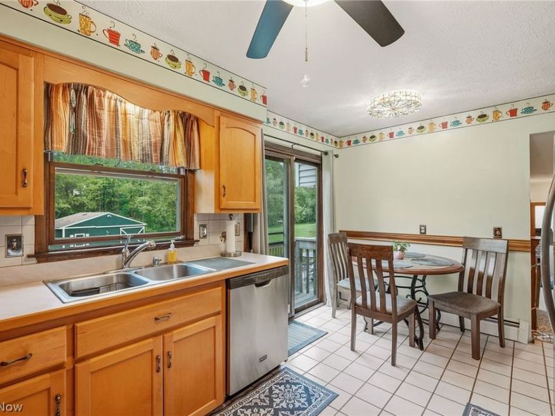 10471 Meadowhurst Lane, Chardon, OH 44024 Photo 13