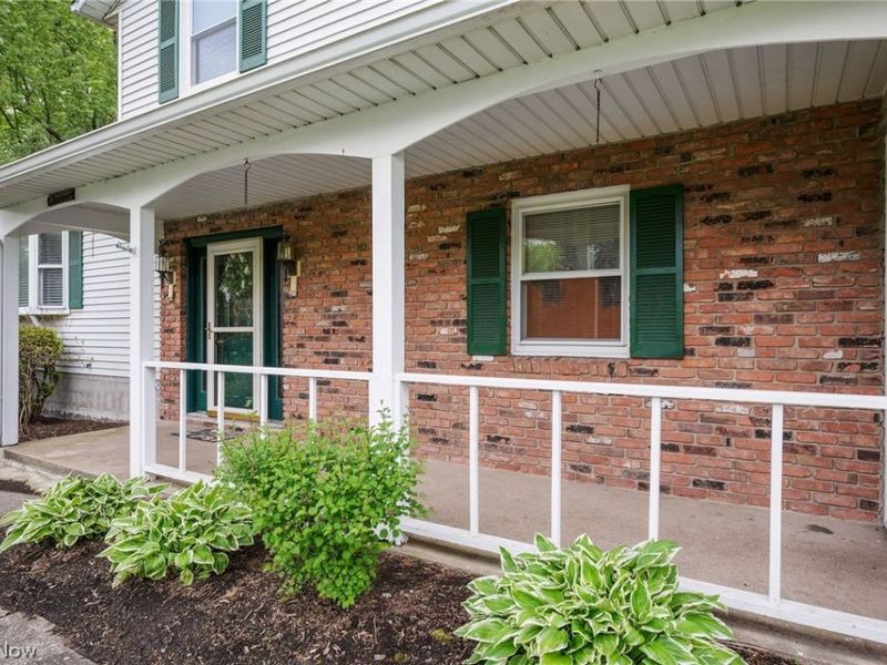 10471 Meadowhurst Lane, Chardon, OH 44024 Photo 4