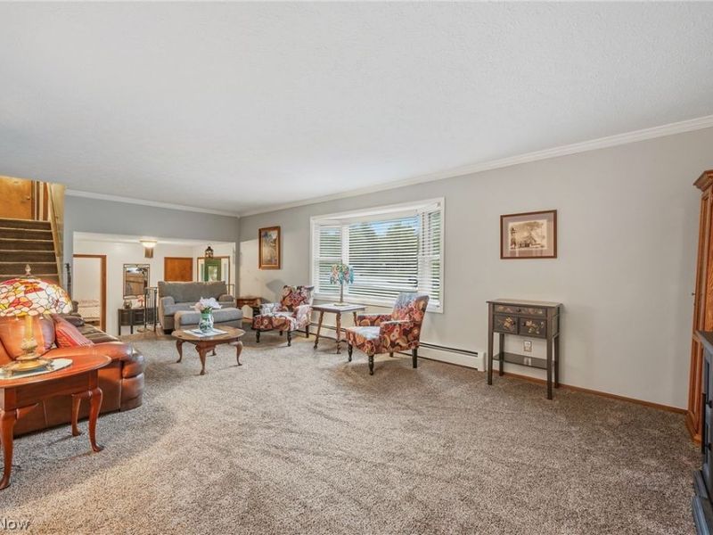 10471 Meadowhurst Lane, Chardon, OH 44024 Photo 7