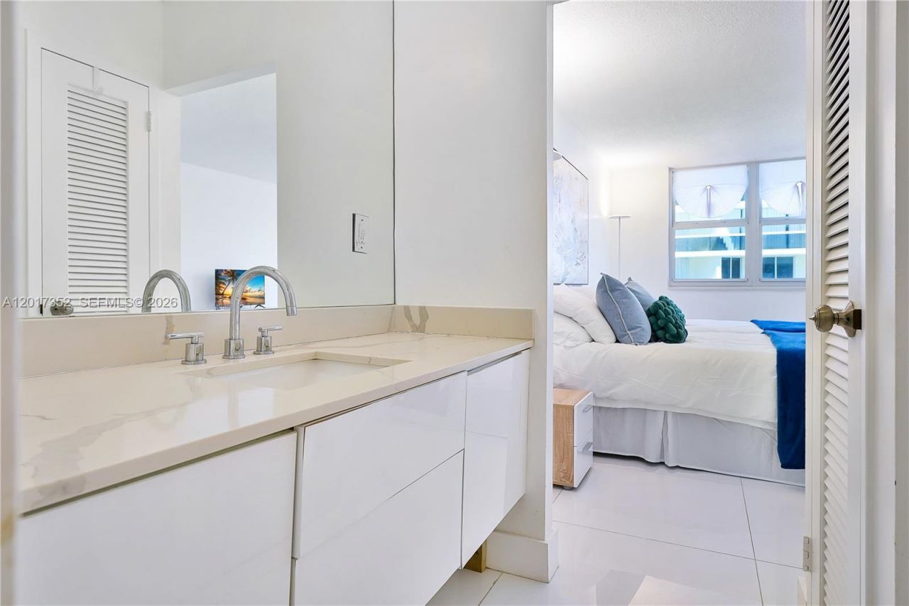 9511 Collins Ave , Unit 901, Surfside, FL 33154 Photo