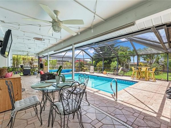 720 Meyer DR, NAPLES, FL 34120