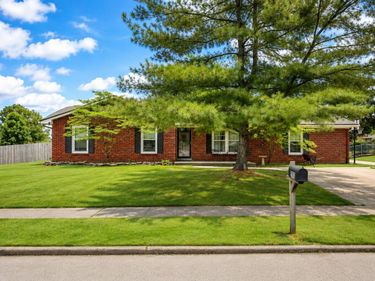 282 S Eagle Creek Drive, Lexington, KY 40515