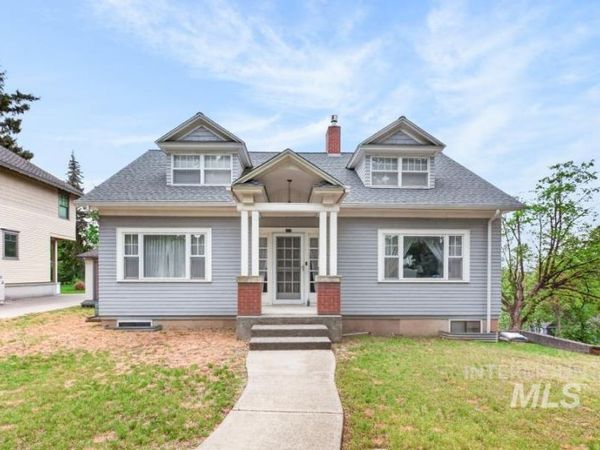 415 N Polk St, Moscow, ID 83843