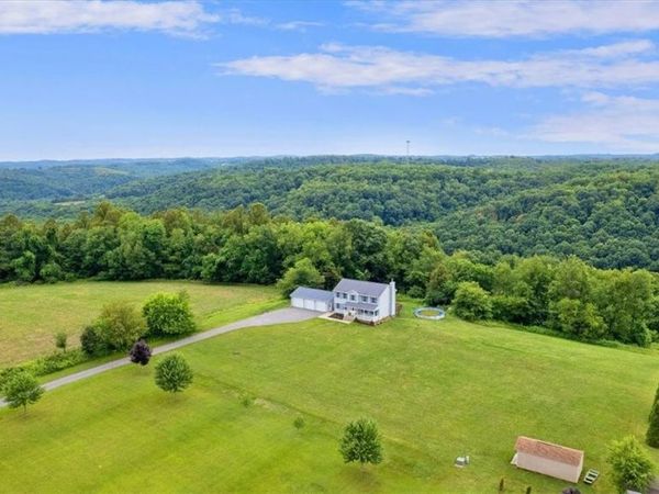 3251 Grandview Rd, Ellwood City, PA 16117