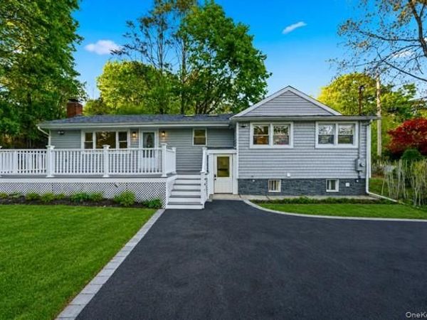 21 Newfoundland Avenue , Huntington, NY 11743