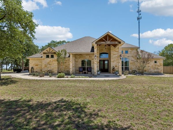148 Woodlands, La Vernia, TX 78121