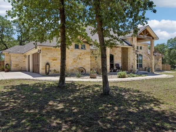 148 Woodlands, La Vernia, TX 78121