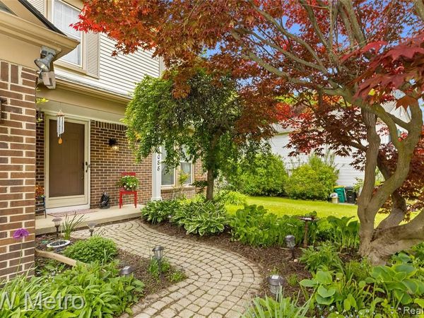 35088 Bunker Hill Drive, Farmington Hills, MI 48331