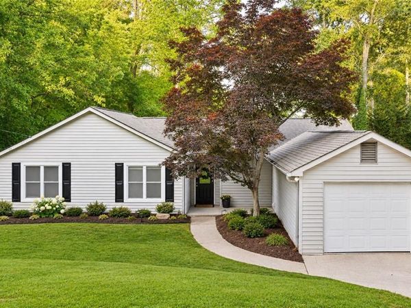 2252 Turtle Club Drive NE, Marietta, GA 30066
