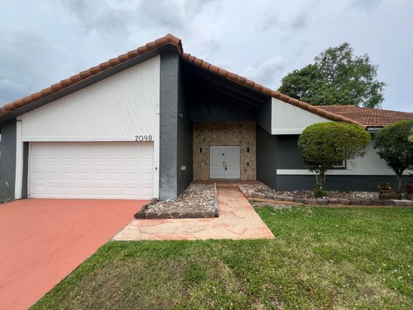 7099 NW 48th Court, Lauderhill, FL 33319
