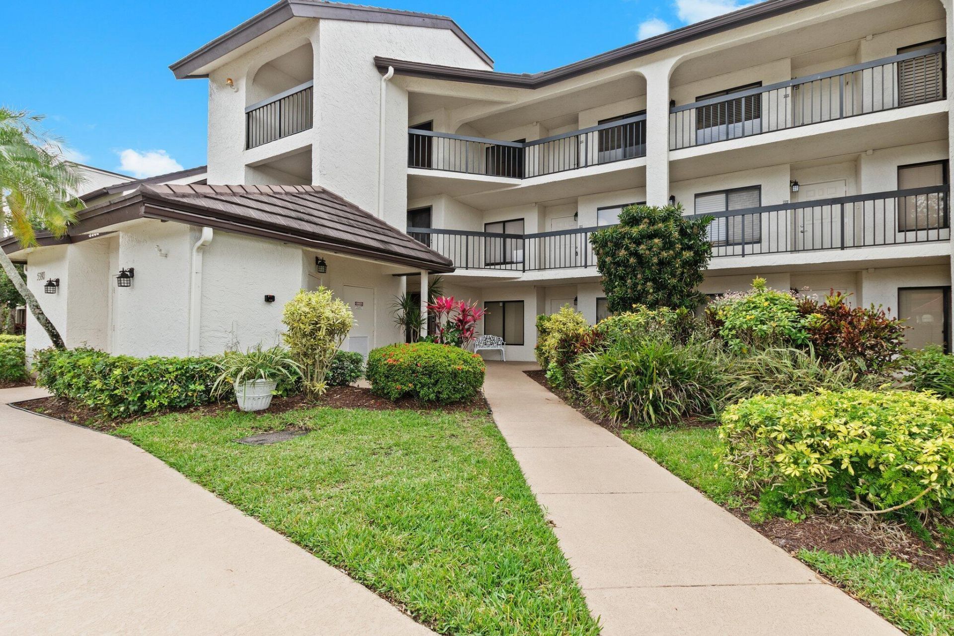 5380 Cedar Lake Drive, Unit 304, Boynton Beach, FL 33437 Photo