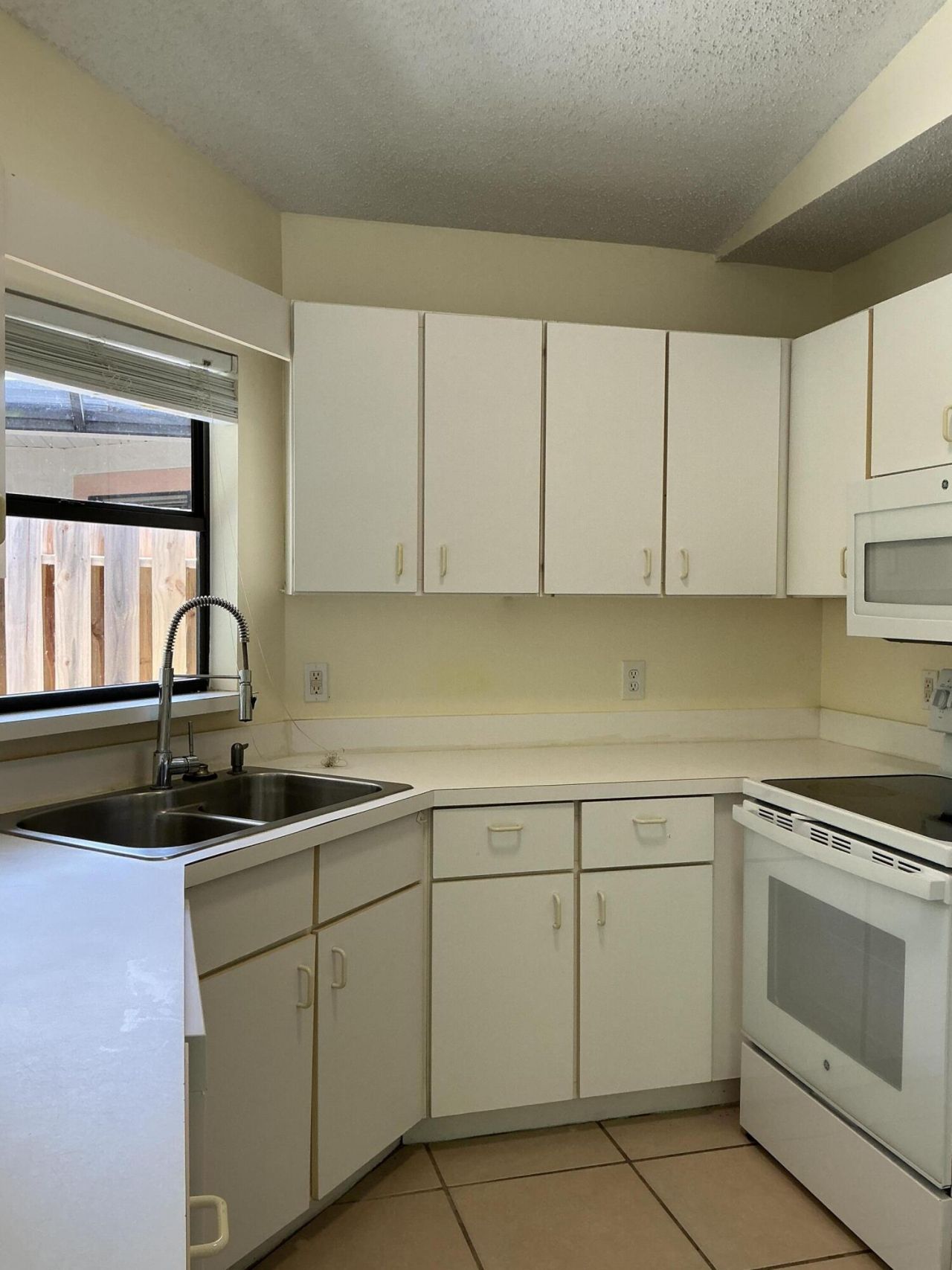 2820 Stoneway Lane, Fort Pierce, FL 34982 Photo