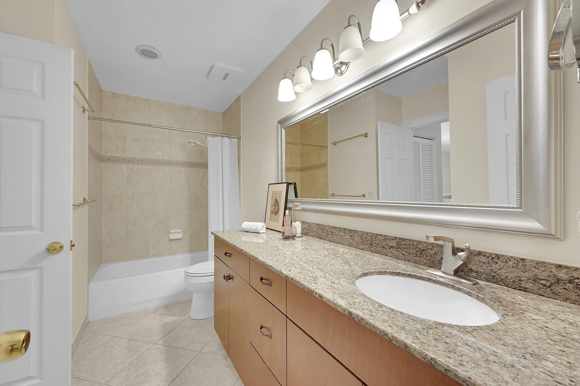 6245 Old Court Road, Unit 202, Boca Raton, FL 33433 Photo