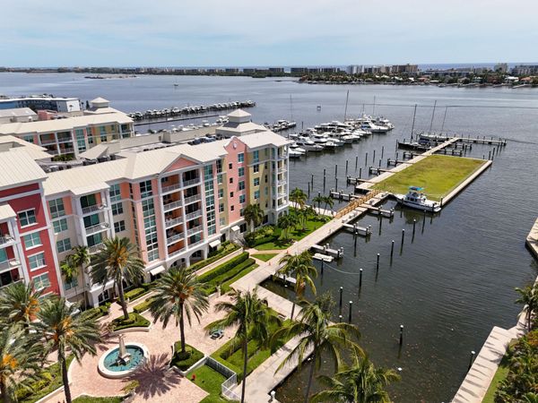 806 E Windward Way, Unit 323, Lantana, FL 33462