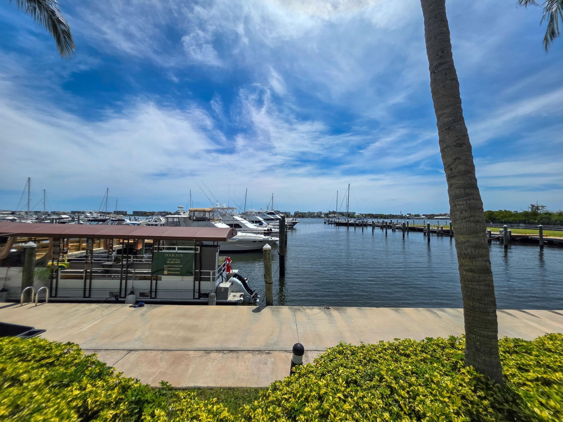806 E Windward Way, Unit 323, Lantana, FL 33462 Photo