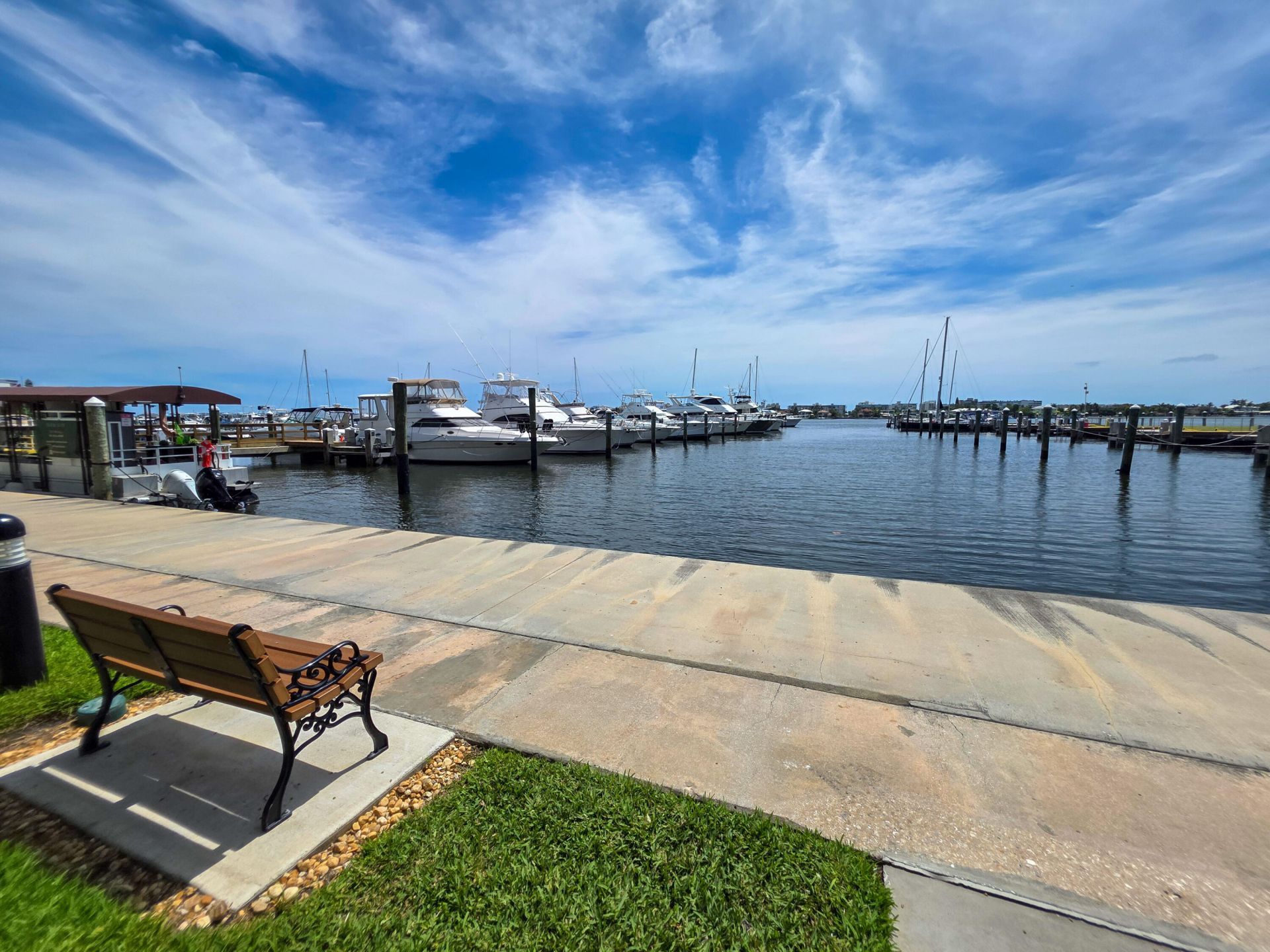 806 E Windward Way, Unit 323, Lantana, FL 33462 Photo