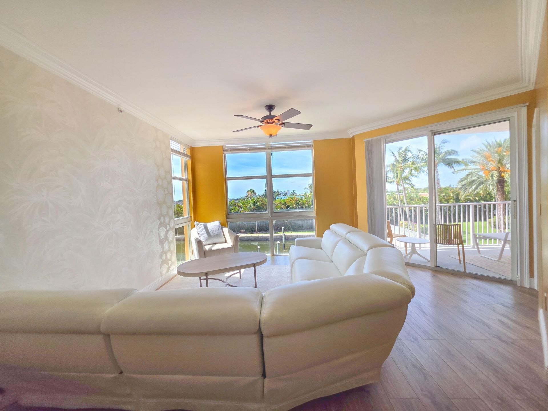 806 E Windward Way, Unit 323, Lantana, FL 33462 Photo