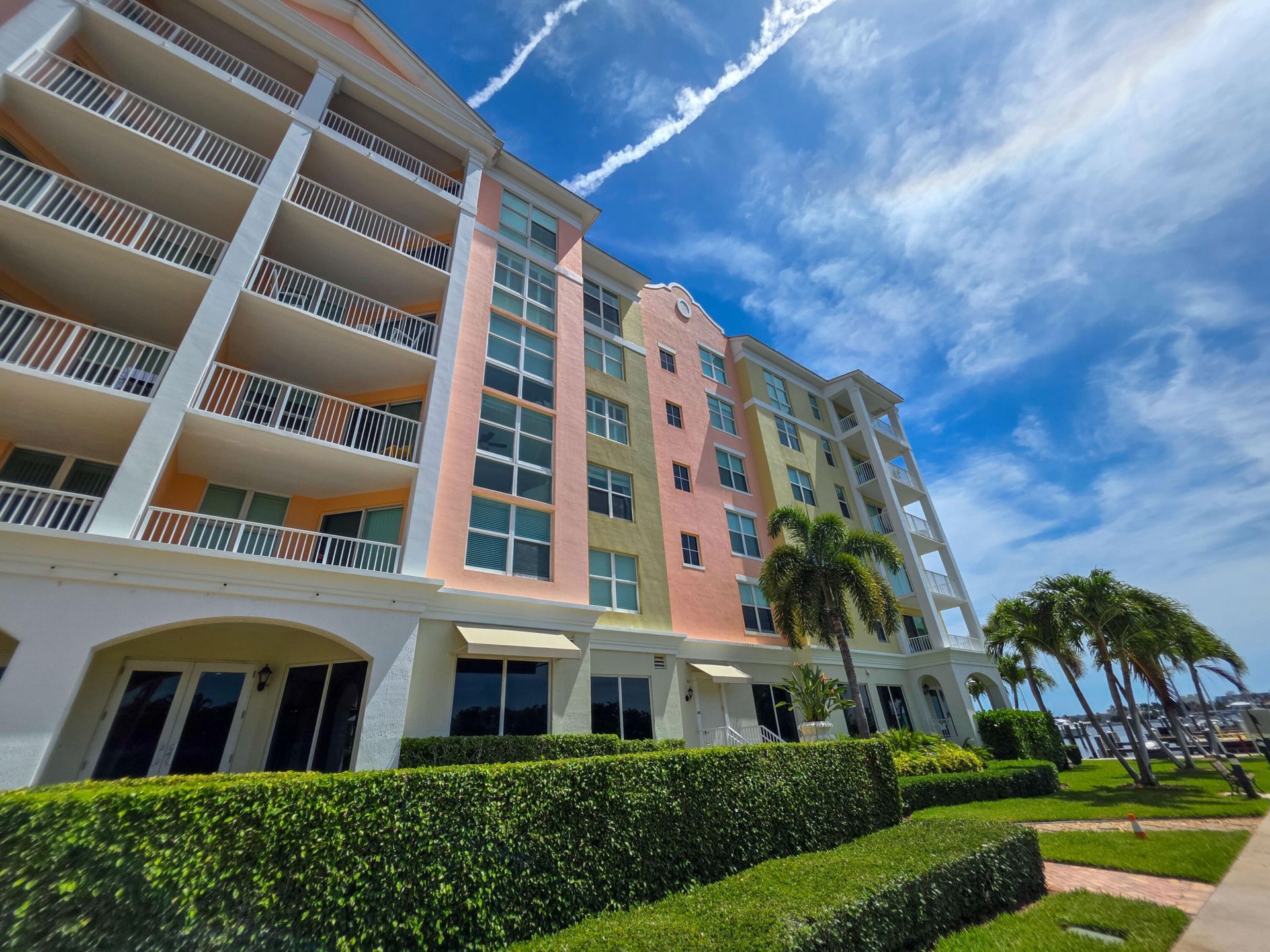 806 E Windward Way, Unit 323, Lantana, FL 33462 Photo