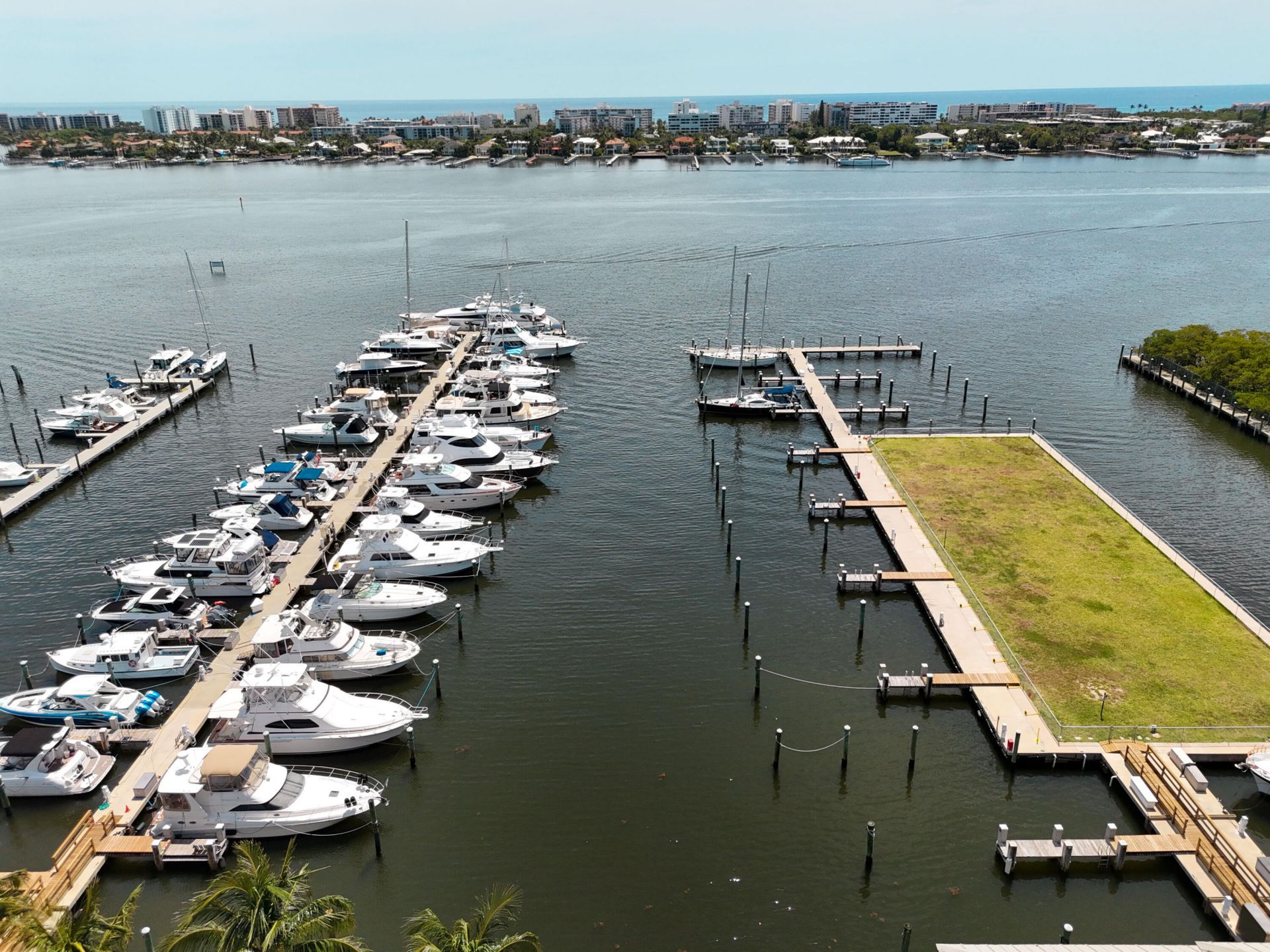 806 E Windward Way, Unit 323, Lantana, FL 33462 Photo