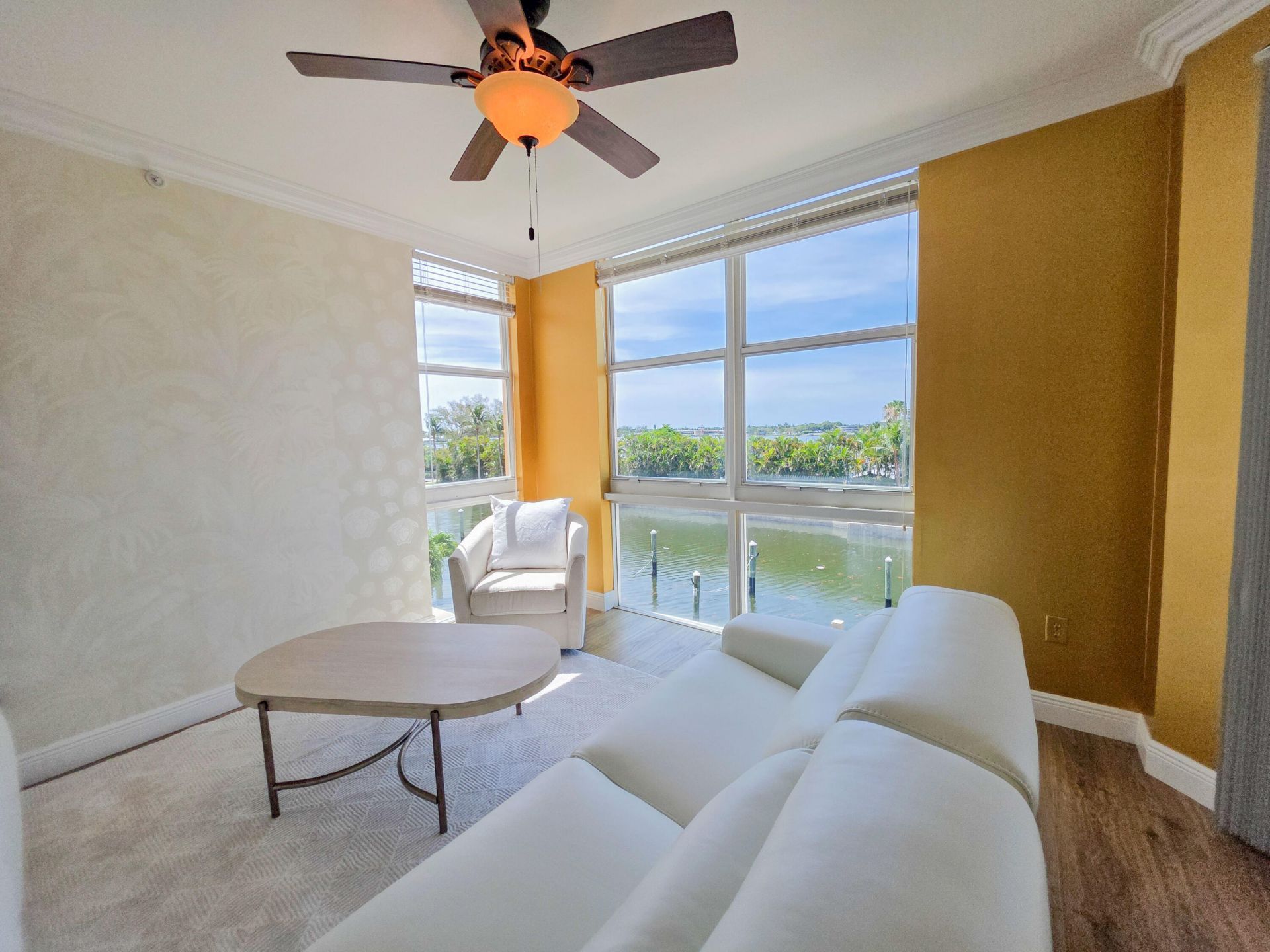 806 E Windward Way, Unit 323, Lantana, FL 33462 Photo
