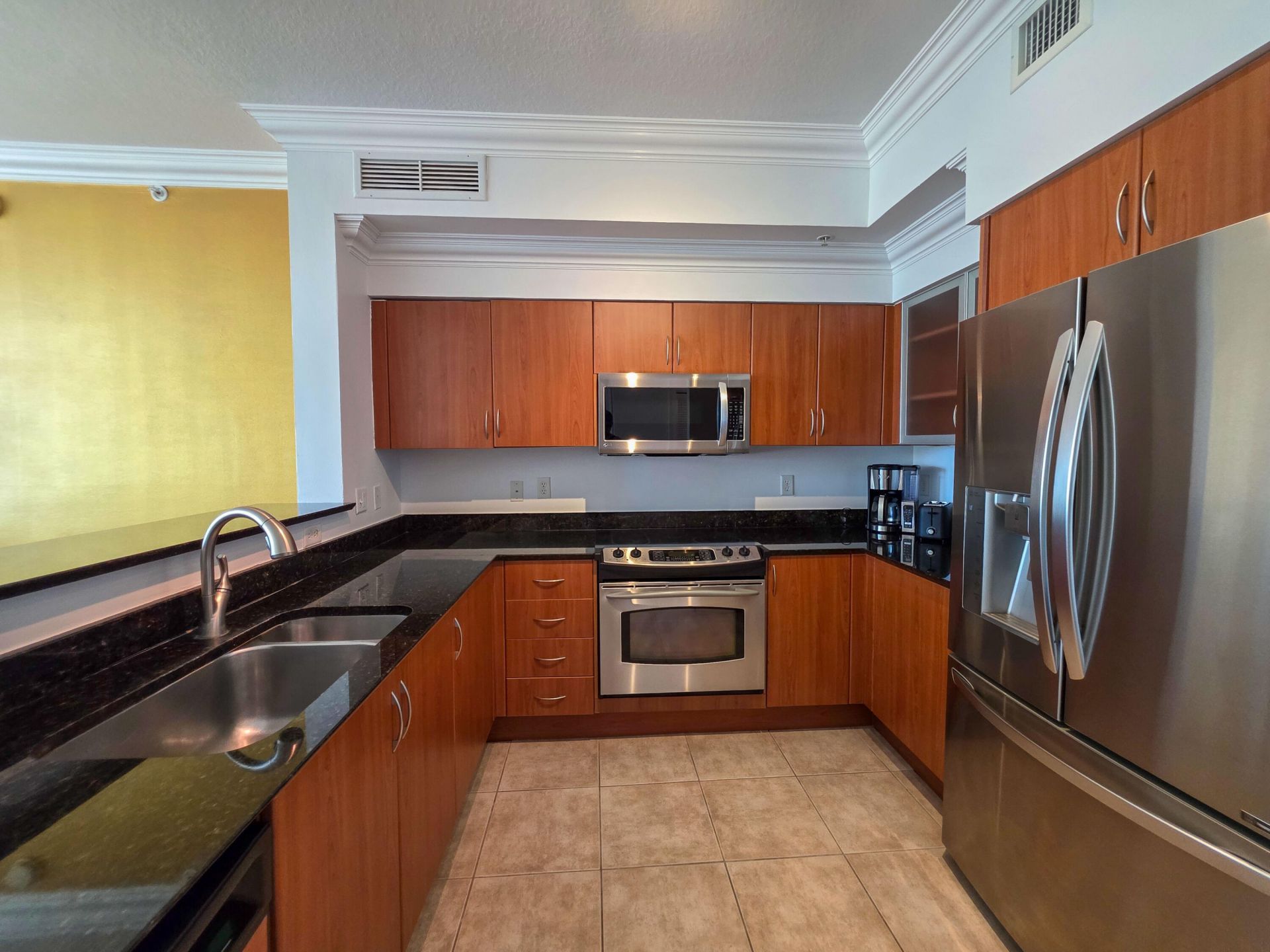 806 E Windward Way, Unit 323, Lantana, FL 33462 Photo