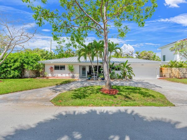 2601 NE 27th Way, Fort Lauderdale, FL 33306
