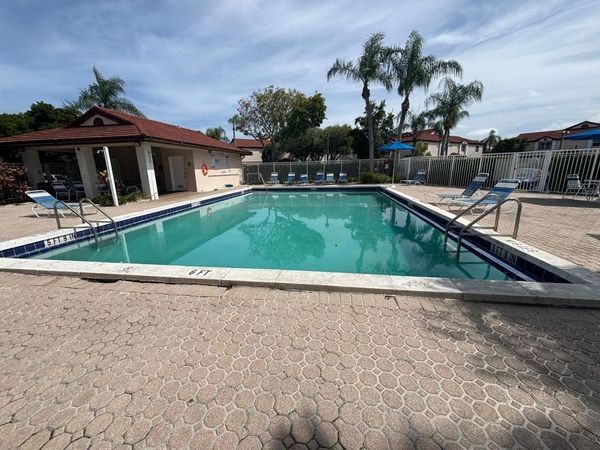 11201 SW 13th Street, Pembroke Pines, FL 33025
