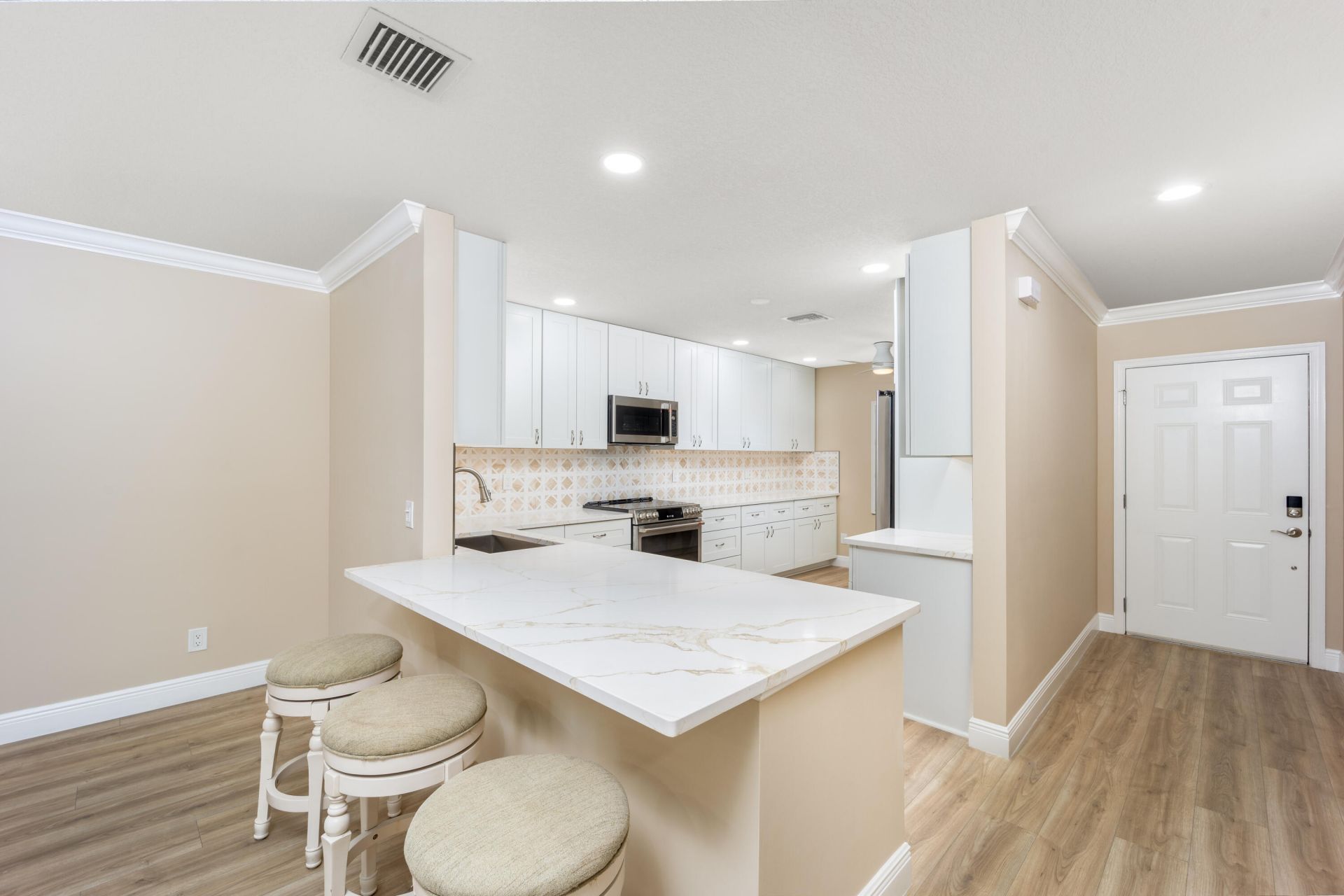 1600 SE Saint Lucie Boulevard, Unit 205, Stuart, FL 34996 Photo