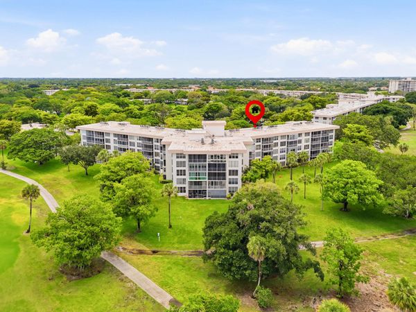 3800 Oaks Clubhouse Drive, Unit 410, Pompano Beach, FL 33069