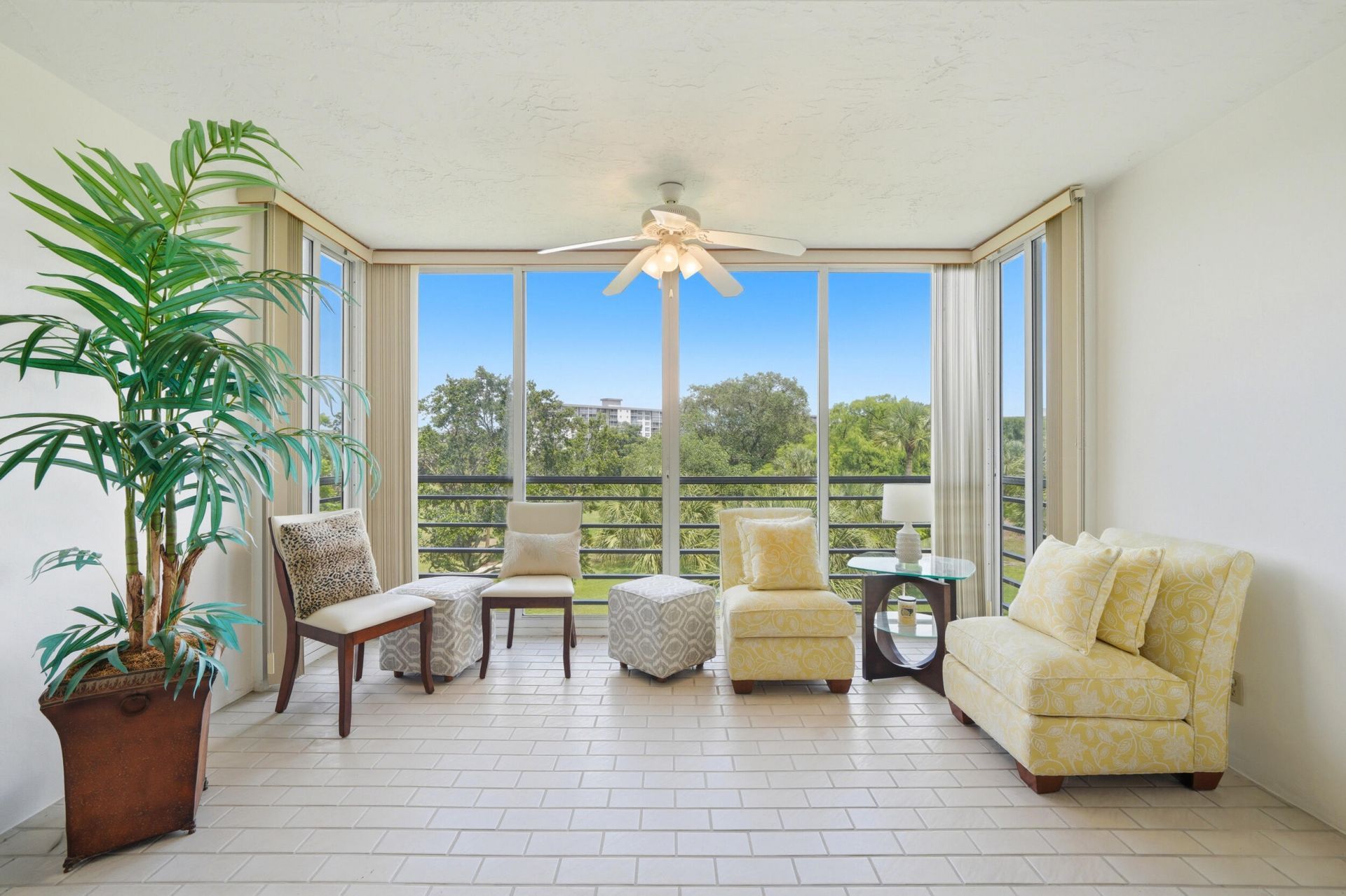3800 Oaks Clubhouse Drive, Unit 410, Pompano Beach, FL 33069 Photo