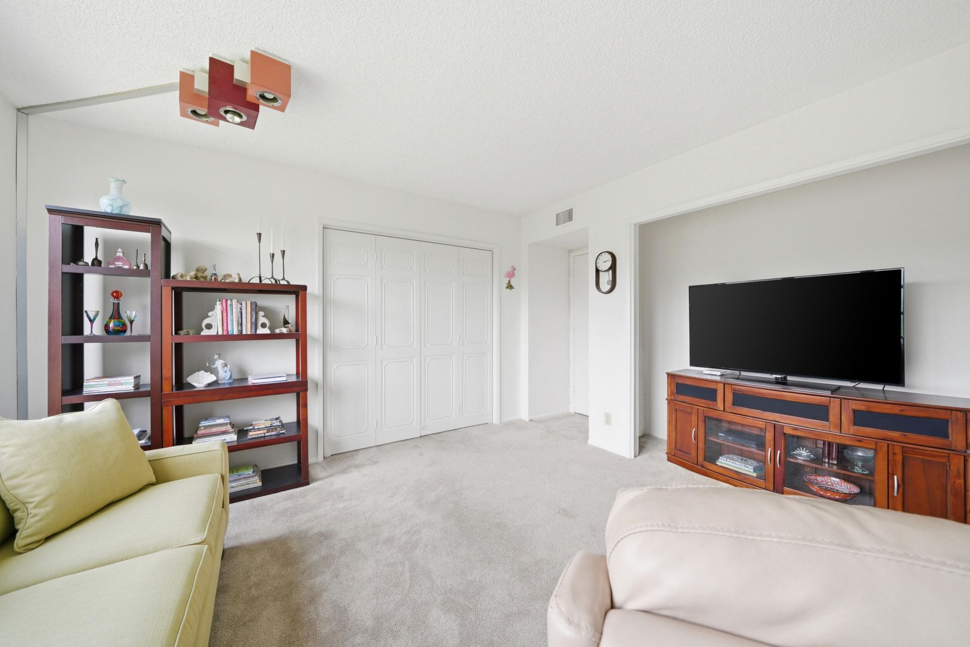 3800 Oaks Clubhouse Drive, Unit 410, Pompano Beach, FL 33069 Photo