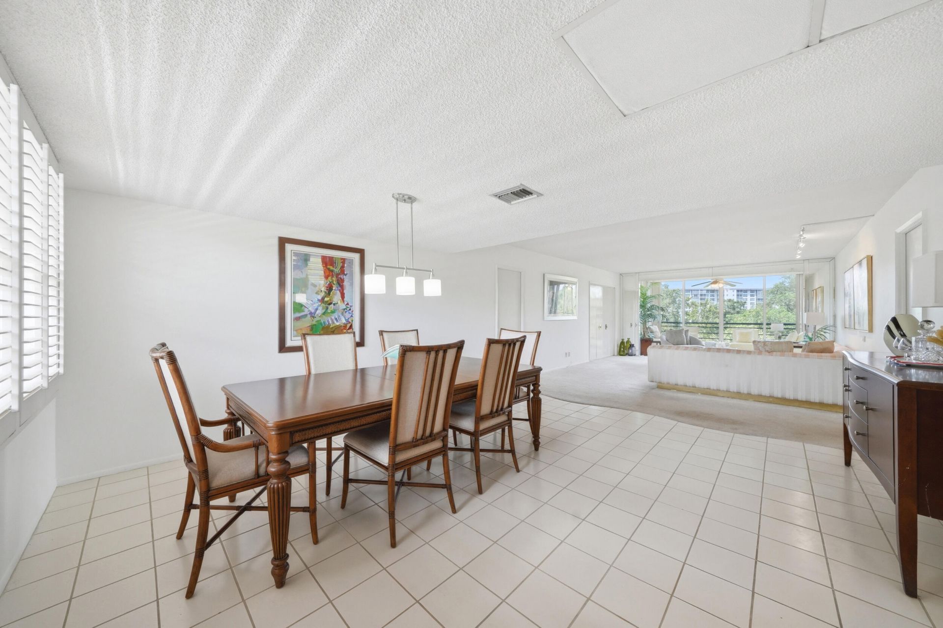 3800 Oaks Clubhouse Drive, Unit 410, Pompano Beach, FL 33069 Photo