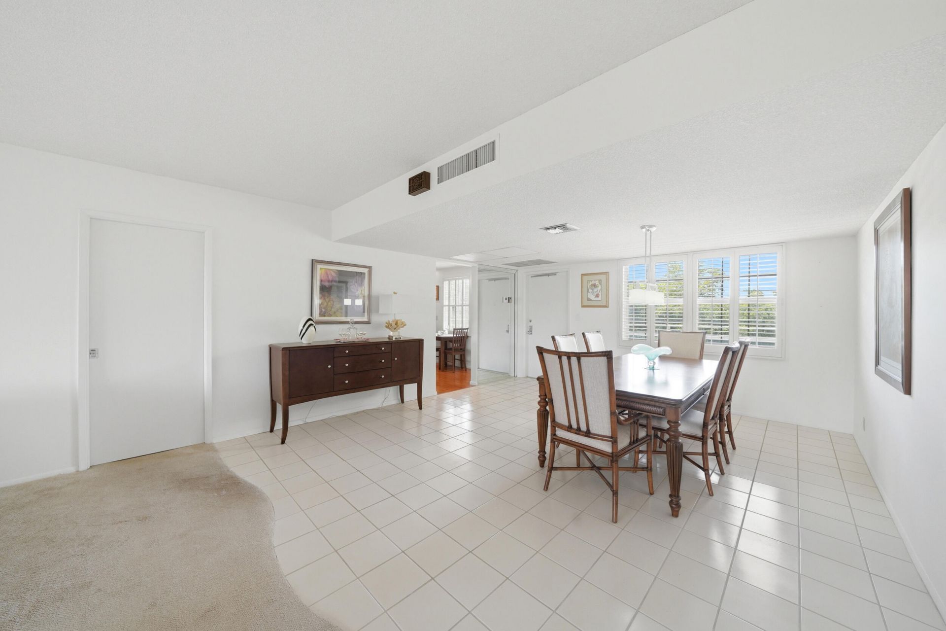 3800 Oaks Clubhouse Drive, Unit 410, Pompano Beach, FL 33069 Photo