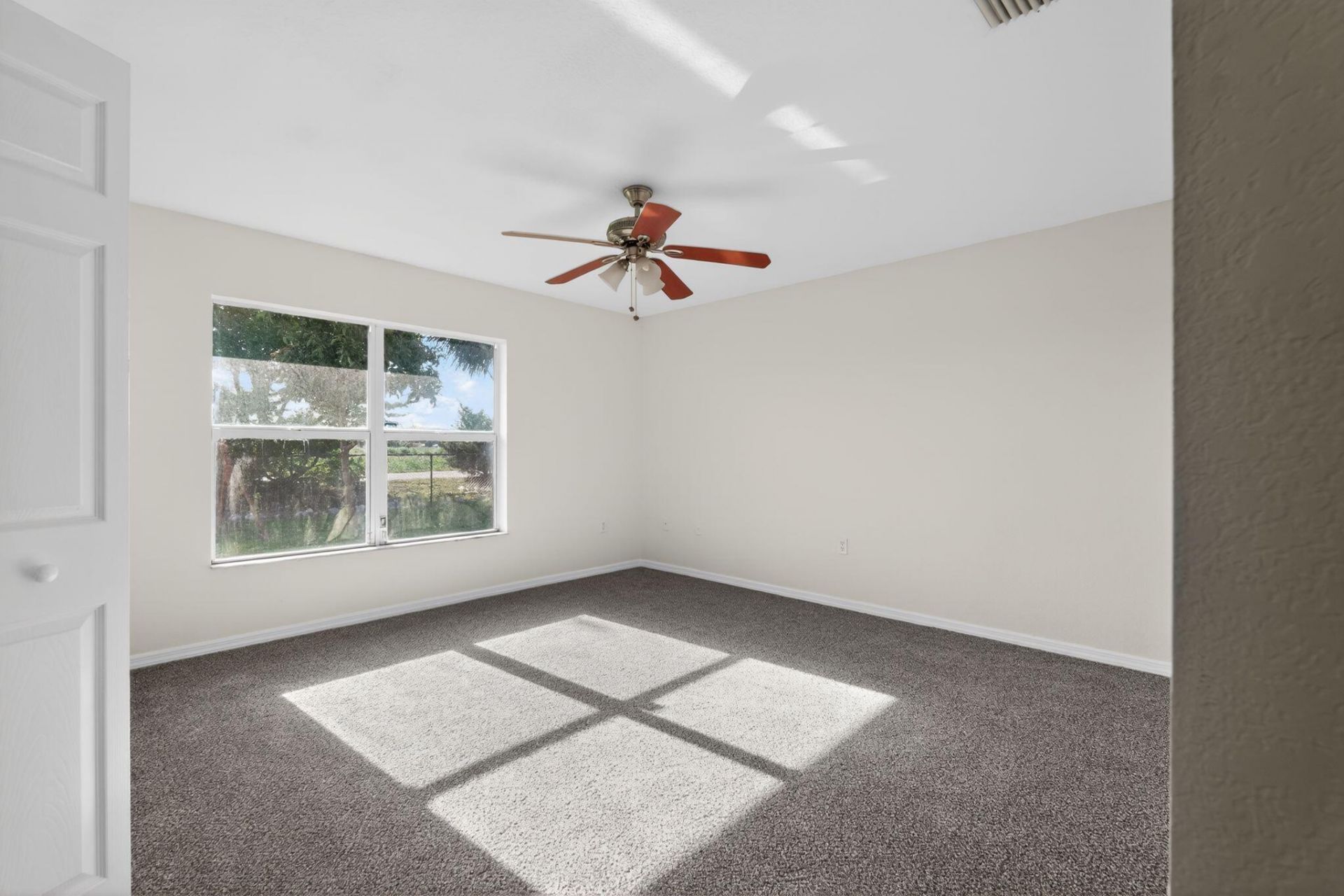 138 Dabou Loop, Belle Glade, FL 33430 Photo