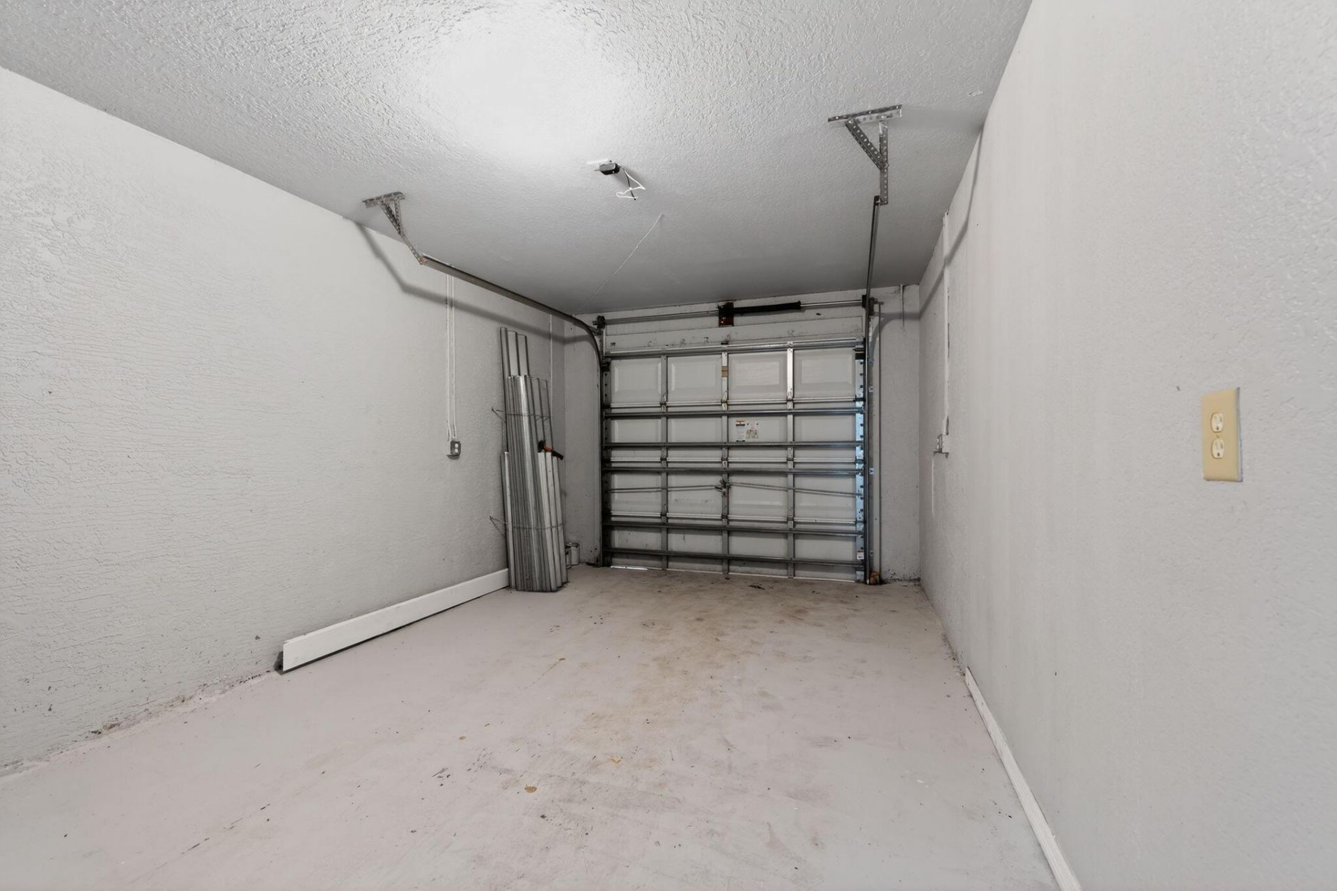 138 Dabou Loop, Belle Glade, FL 33430 Photo