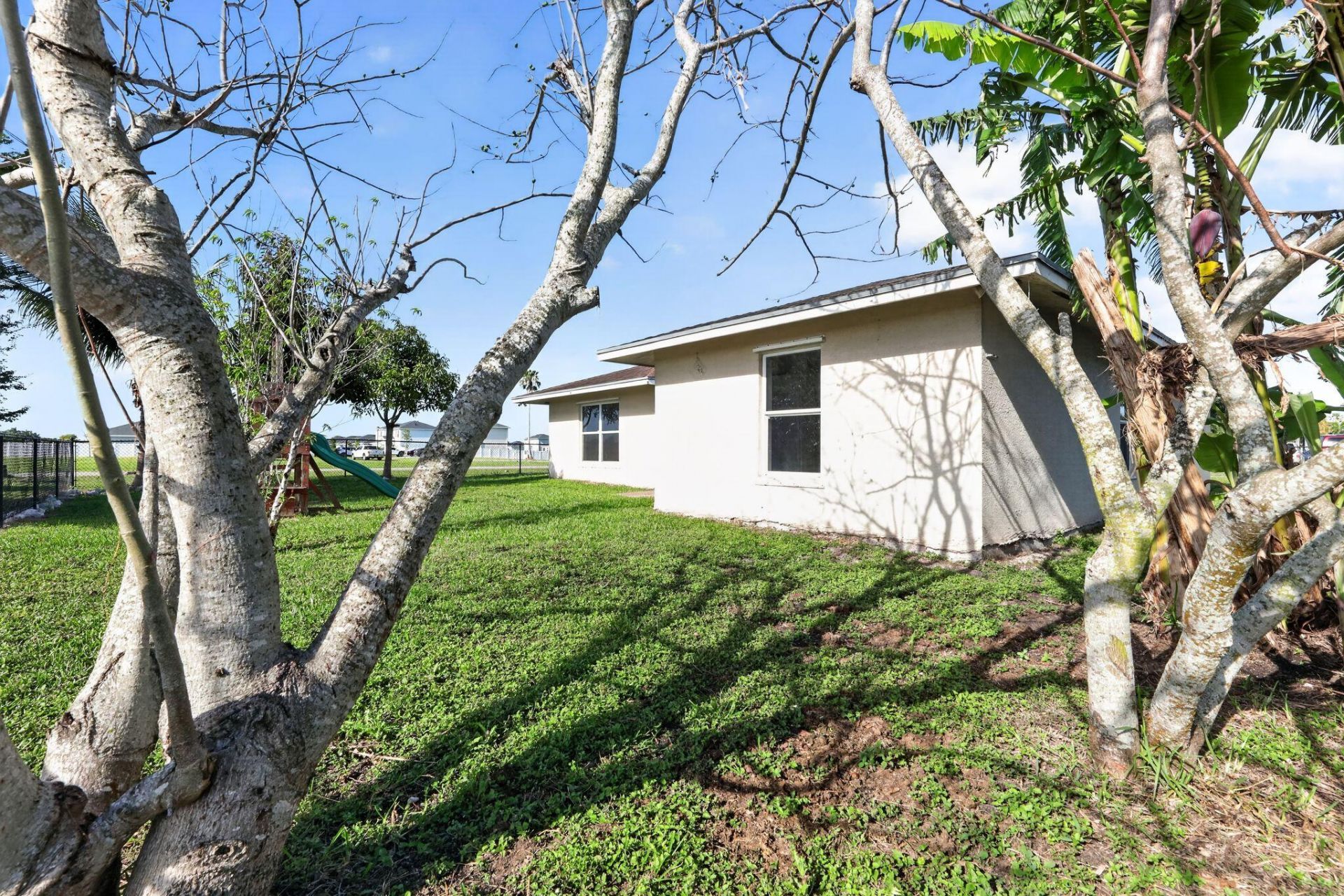 138 Dabou Loop, Belle Glade, FL 33430 Photo