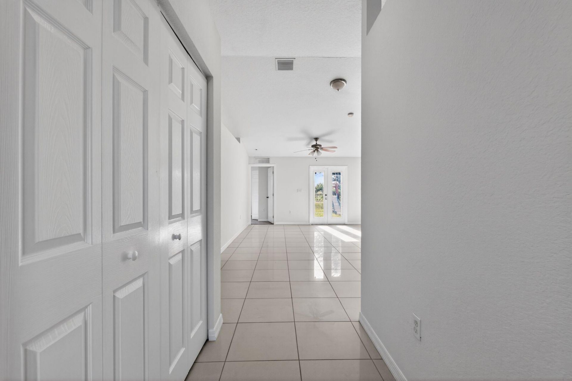 138 Dabou Loop, Belle Glade, FL 33430 Photo