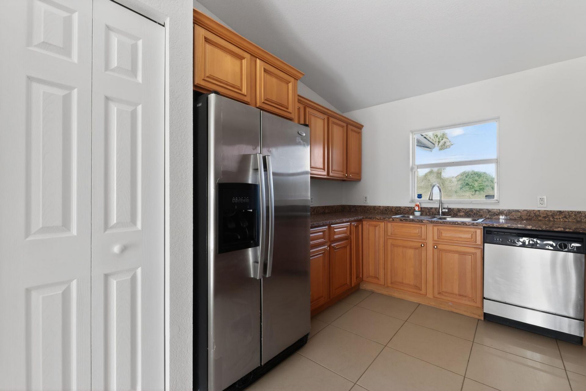 138 Dabou Loop, Belle Glade, FL 33430 Photo