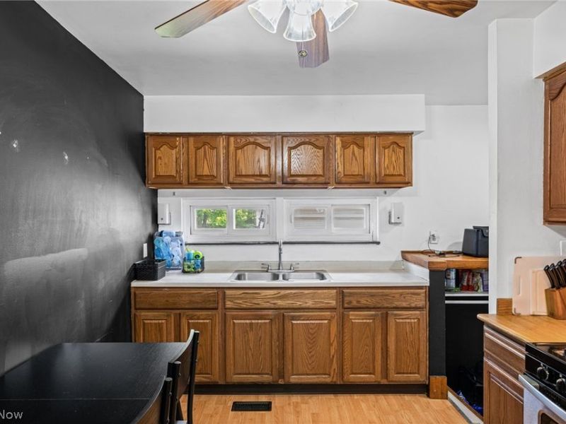 14316 Parkman Boulevard, Brook Park, OH 44142 Photo 12