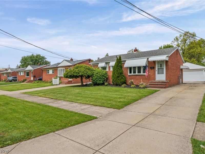 14316 Parkman Boulevard, Brook Park, OH 44142 Photo 3