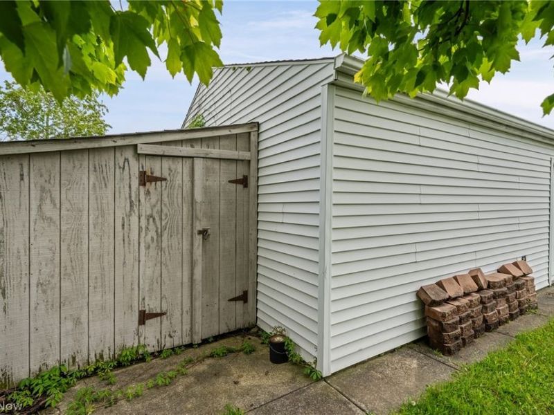 14316 Parkman Boulevard, Brook Park, OH 44142 Photo 38