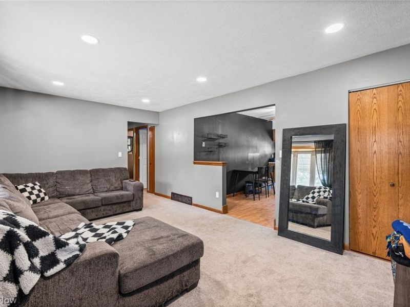 14316 Parkman Boulevard, Brook Park, OH 44142 Photo 7