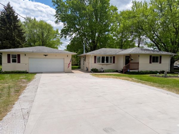 10713 60th St, Somers, WI 53144