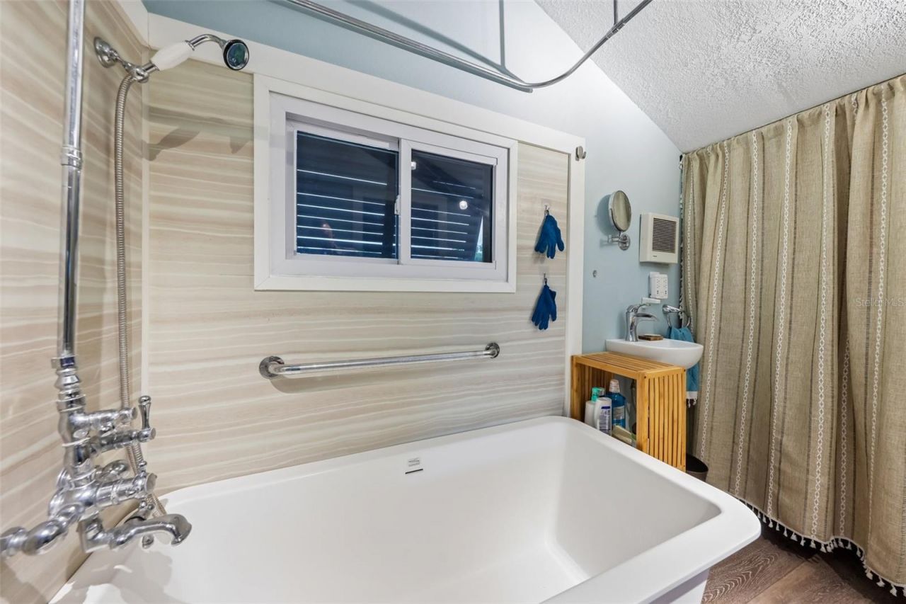 24521 Snail Road , Astor, FL 32102 Photo