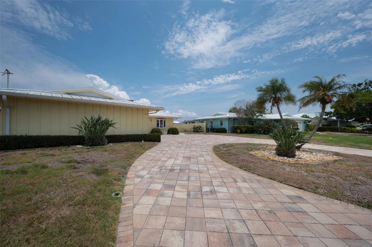 516 Harbor Drive N, Indian Rocks Beach, FL 33785 Photo