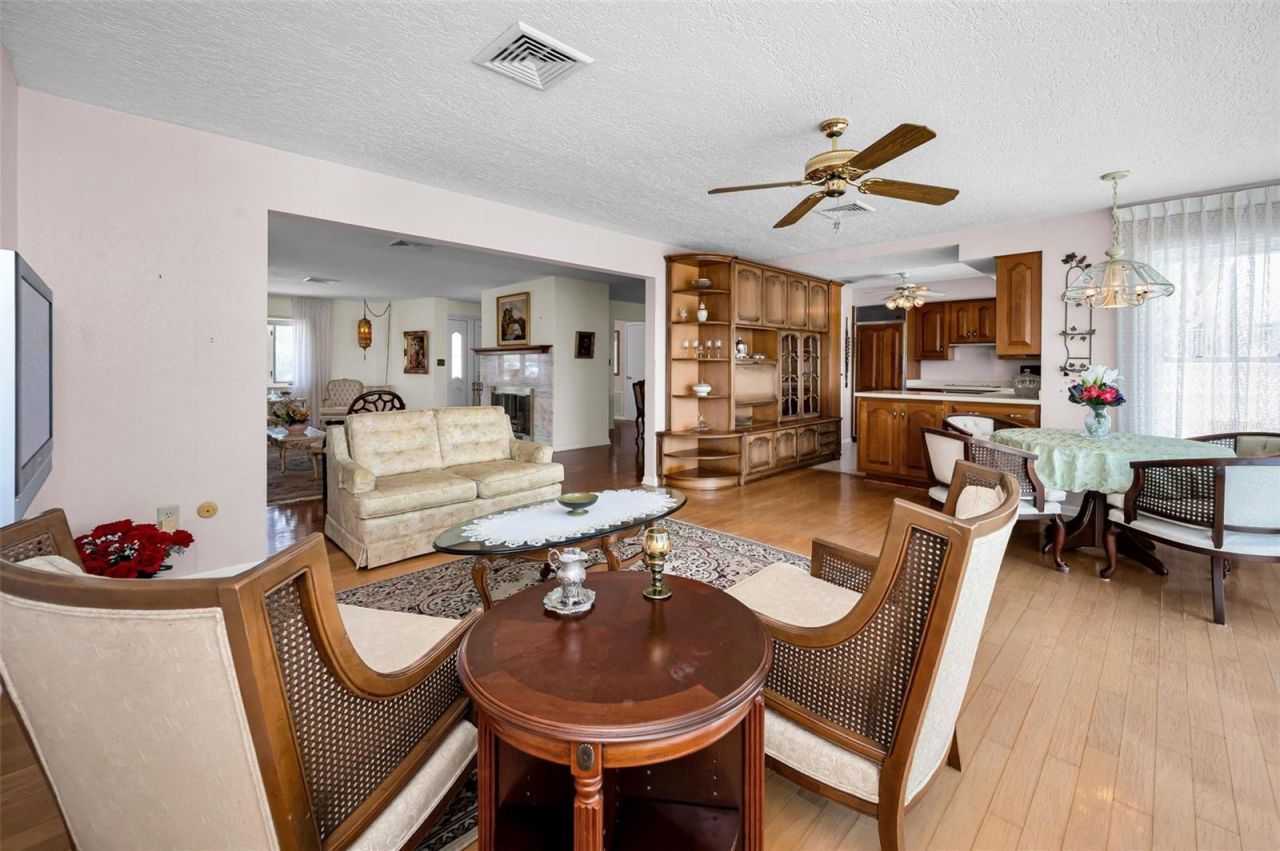 516 Harbor Drive N, Indian Rocks Beach, FL 33785 Photo